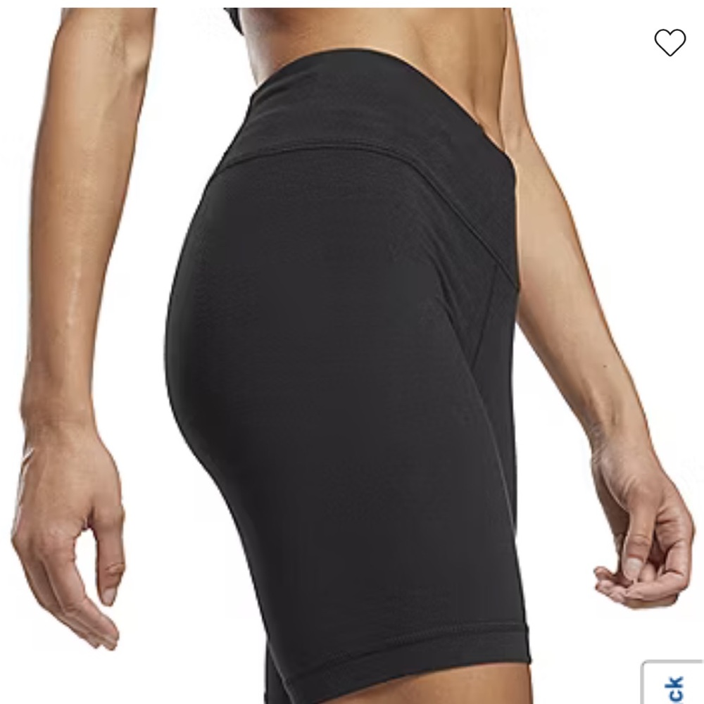 Reebok women’s Bike shorts 🖤